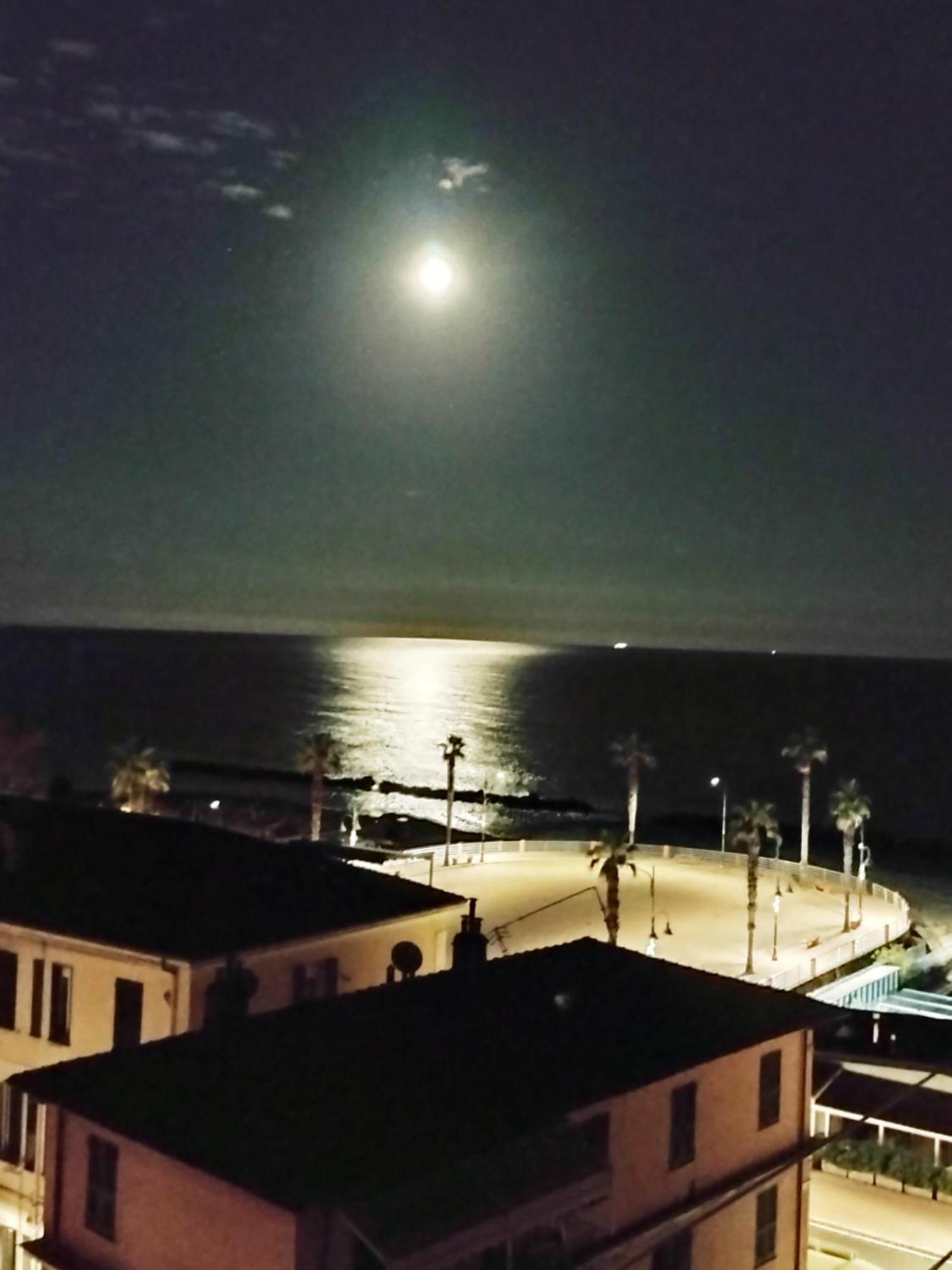 Apartament Casa Fronte Mare Ventimiglia Zewnętrze zdjęcie